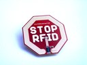 Low-Tech mit IQ: Schmuck-Badge verrät RFID-Scanner